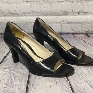 Jones Wear Peep toe heels